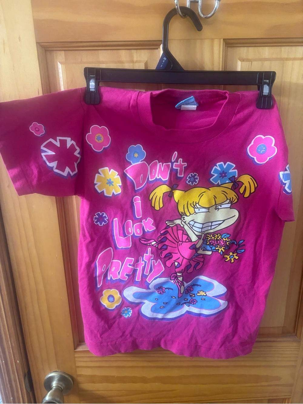 vintage 1990s hot pink Nickelodeon Rugrats graphic t-shirt